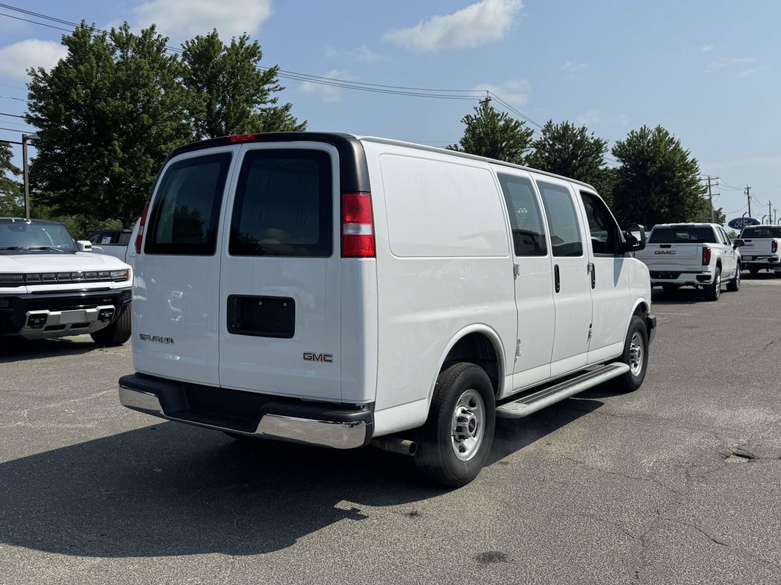 Used 2025 GMC Savana 2500 w/ Driver Convenience Package RWD image 5
