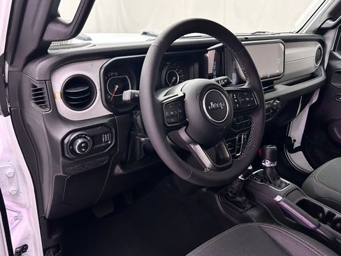 New 2025 Jeep Gladiator Sport image 13