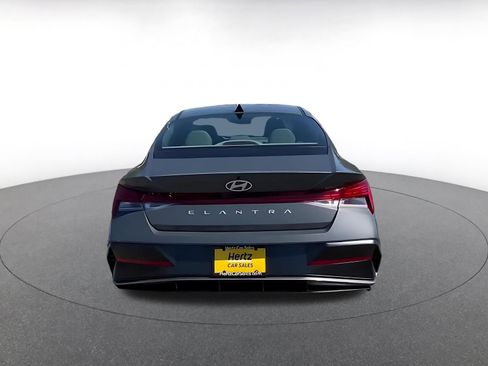 Used 2025 Hyundai Elantra SEL FWD image 12