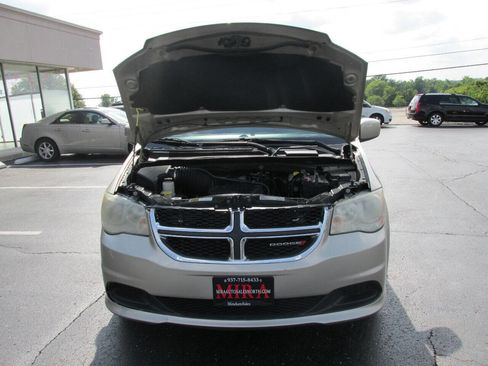 Used 2013 Dodge Grand Caravan SXT FWD image 27