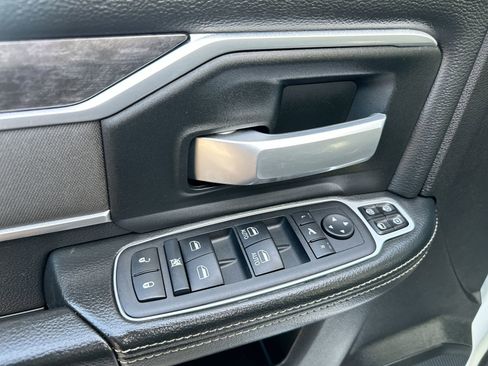 Used 2024 RAM 3500 Big Horn image 13