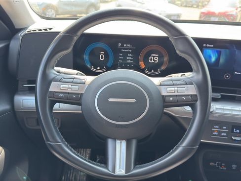 Used 2025 Hyundai Kona SEL FWD image 12