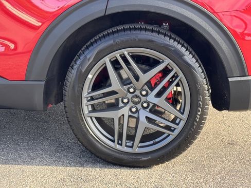 Used 2025 Ford Explorer ST-Line w/ Premium Package image 16