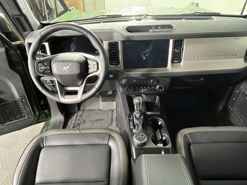 Used 2025 Ford Bronco Outer Banks image 11