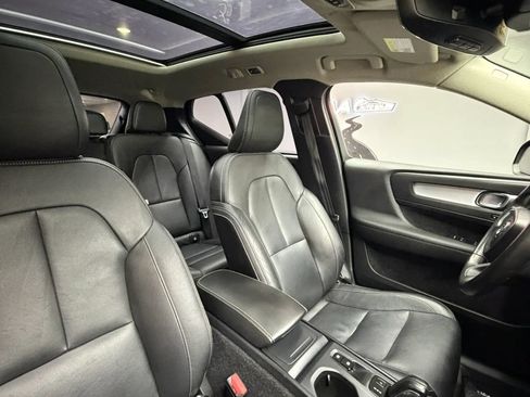 Used 2019 Volvo XC40 T5 Momentum AWD/4WD image 38