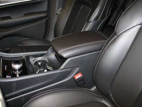 New 2025 Jeep Grand Cherokee Limited w/ Luxury Tech Group II image 22