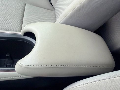 Used 2017 Honda HR-V EX image 44