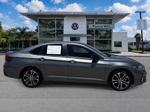 Used 2024 Volkswagen Jetta Sport FWD image 3