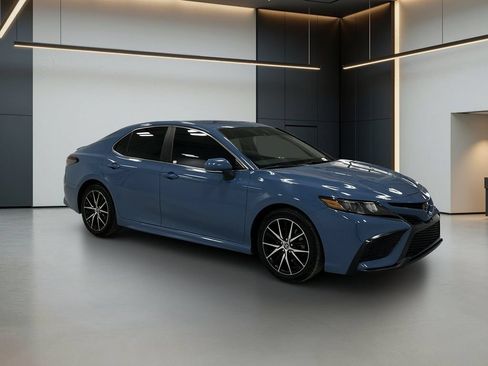 Used 2023 Toyota Camry SE FWD image 8