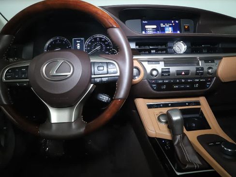 Used 2018 Lexus ES 350 w/ Premier Package FWD image 30