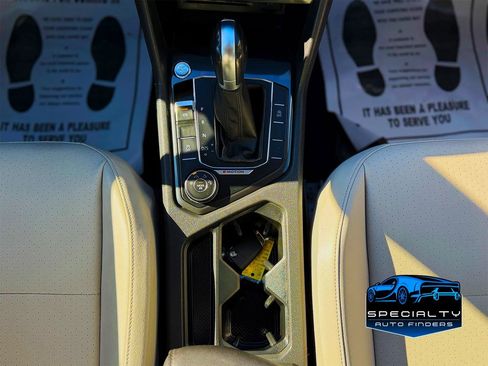 Used 2018 Volkswagen Tiguan SE image 22