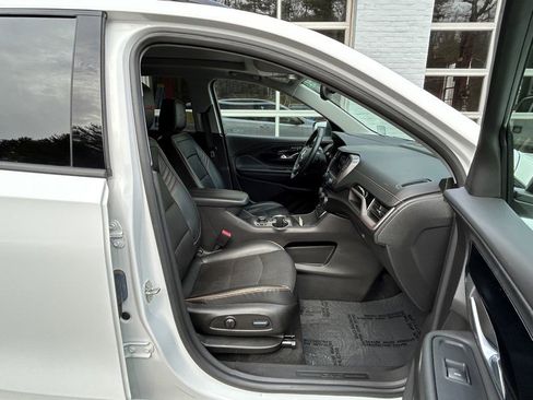 Used 2023 GMC Terrain AT4 w/ Tech Package AWD/4WD image 9