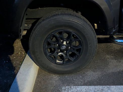 Used 2021 Toyota Tacoma SR5 image 7