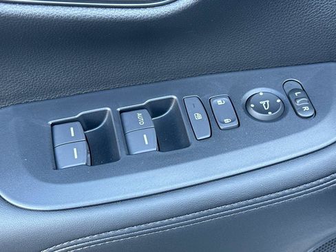 New 2026 Honda HR-V LX image 12