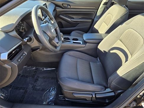 Used 2025 Nissan Altima 2.5 S image 9