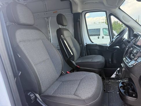 Used 2023 RAM ProMaster 2500 FWD image 18