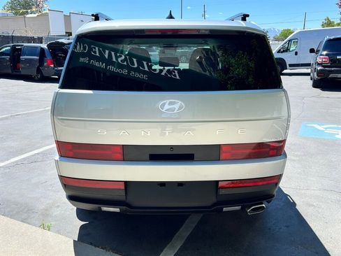 Used 2025 Hyundai Santa Fe SEL AWD/4WD image 6