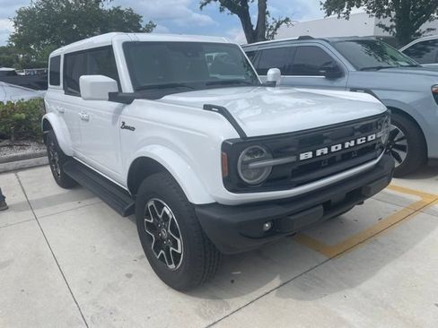Used 2025 Ford Bronco Outer Banks AWD/4WD image 3