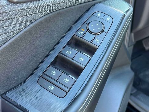 Used 2023 Nissan Rogue SV AWD/4WD image 19