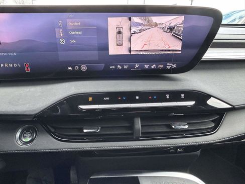 Used 2025 Buick Enclave Preferred image 25