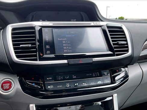 Used 2017 Honda Accord Touring image 35