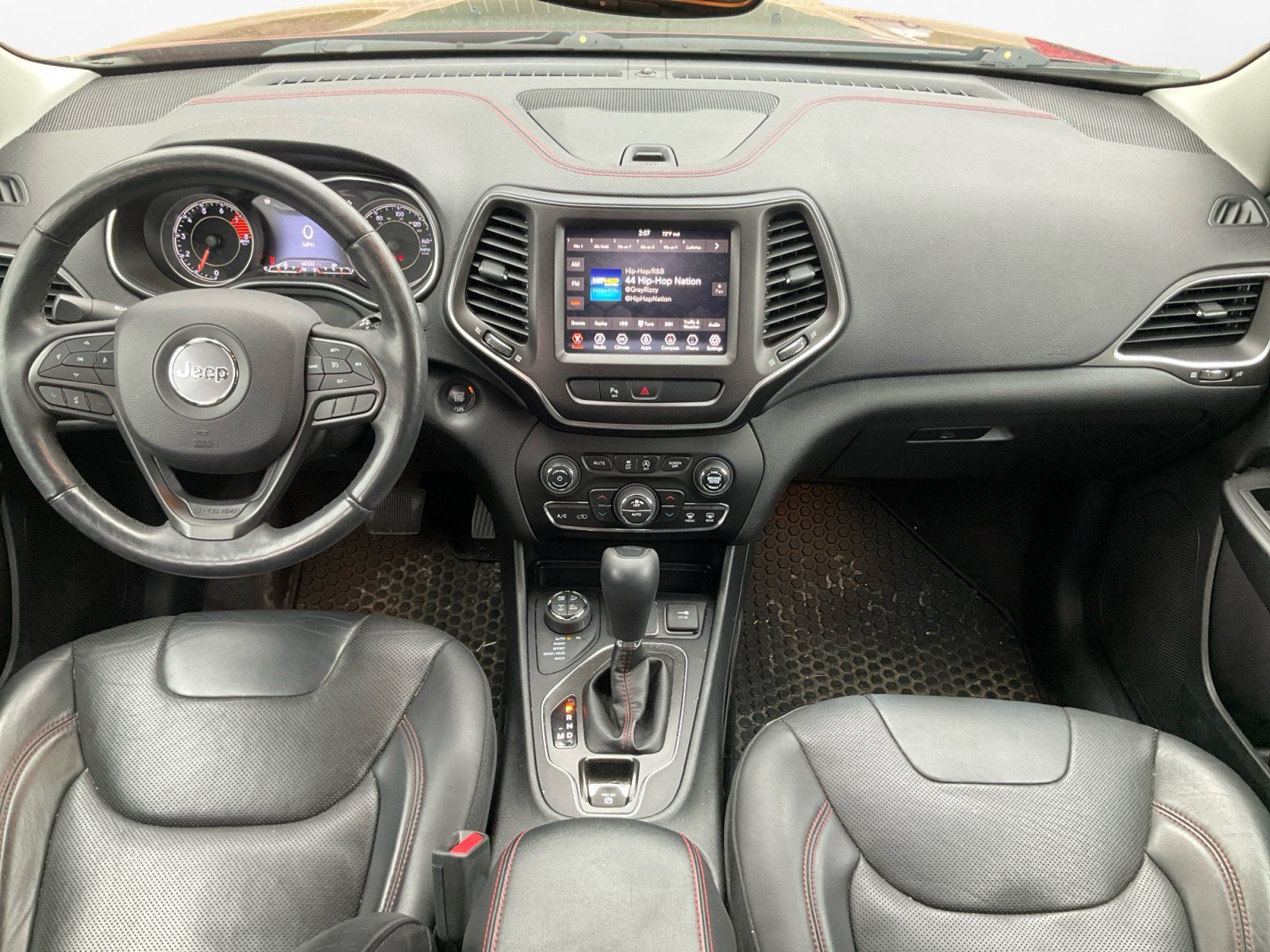 Used 2019 Jeep Cherokee Trailhawk AWD/4WD image 11