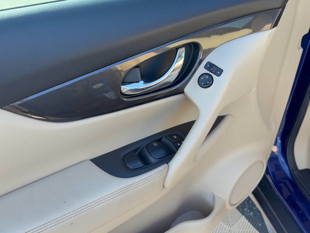 Used 2017 Nissan Rogue S FWD image 19