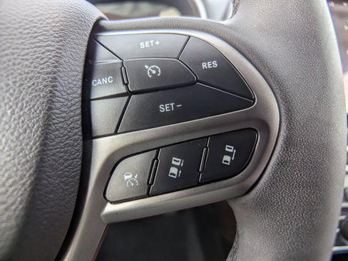Used 2022 Jeep Cherokee Limited AWD/4WD image 26