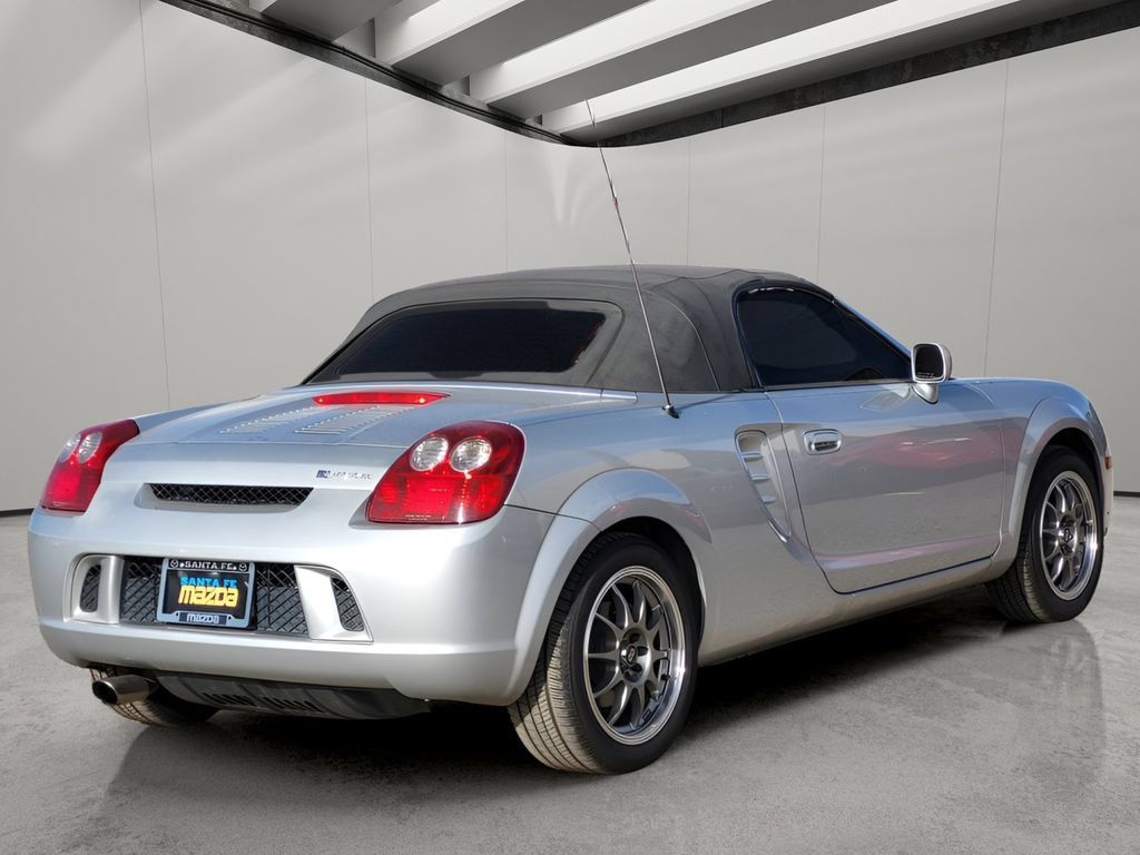 Used 2005 Toyota MR2 RWD image 4