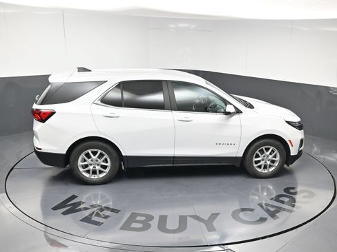 Used 2022 Chevrolet Equinox LT FWD image 16