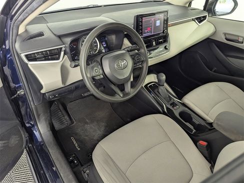 Used 2022 Toyota Corolla LE w/ Carpet Mat Package (TMS) image 11