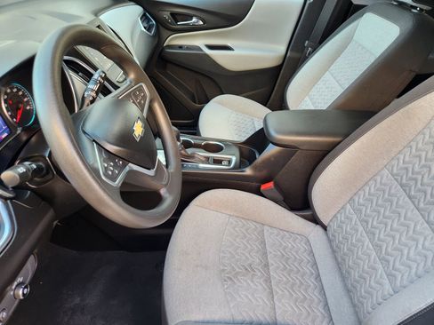 Used 2022 Chevrolet Equinox LS w/ LS Convenience Package image 13