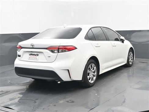 Used 2025 Toyota Corolla LE image 6