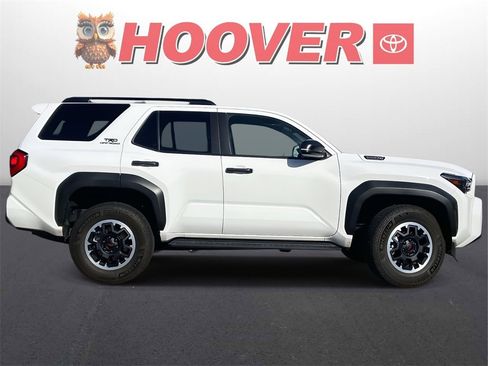 Used 2025 Toyota 4Runner TRD Off-Road image 2