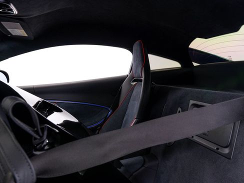 Used 2025 McLaren Artura RWD image 23