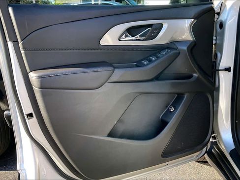 Certified 2022 Chevrolet Traverse LT image 21