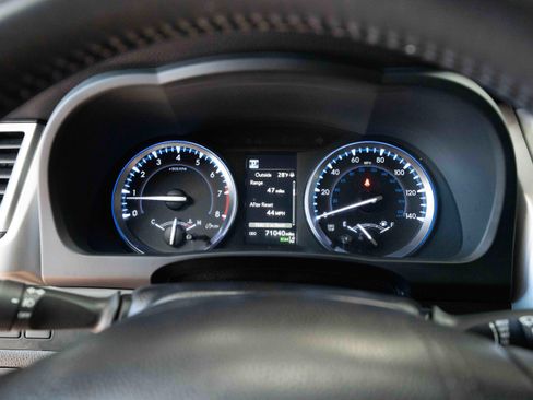 Used 2019 Toyota Highlander XLE image 14