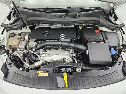 Used 2021 Mercedes-Benz GLA 250 4MATIC image 17