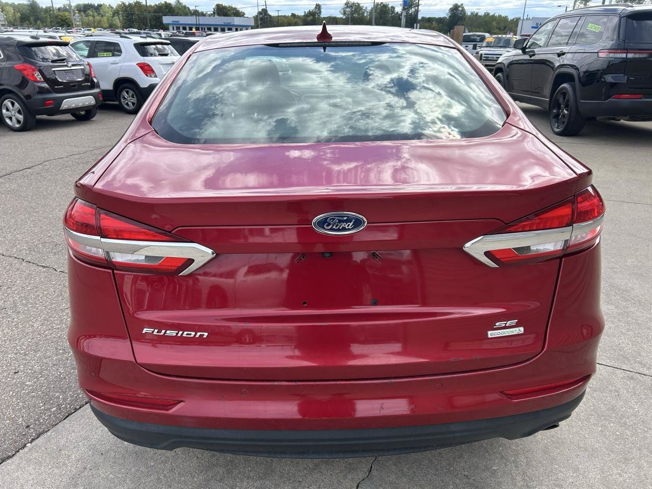 Used 2020 Ford Fusion SE FWD image 6