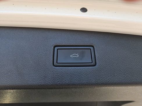 Certified 2024 Volkswagen Tiguan SE R-Line AWD/4WD image 22