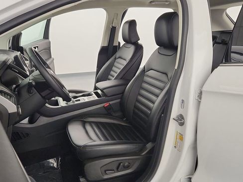 Used 2022 Ford Edge SEL image 13