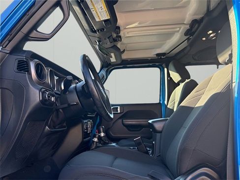 Used 2020 Jeep Gladiator Sport w/ Quick Order Package 24S image 9