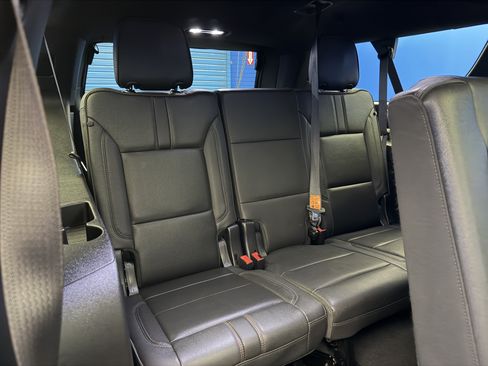 Used 2023 Chevrolet Suburban RST AWD/4WD image 31