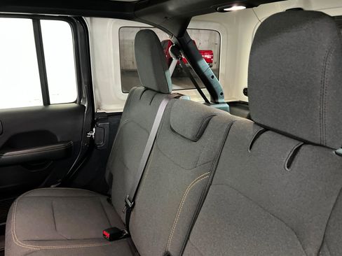 Certified 2025 Jeep Wrangler Sahara image 20