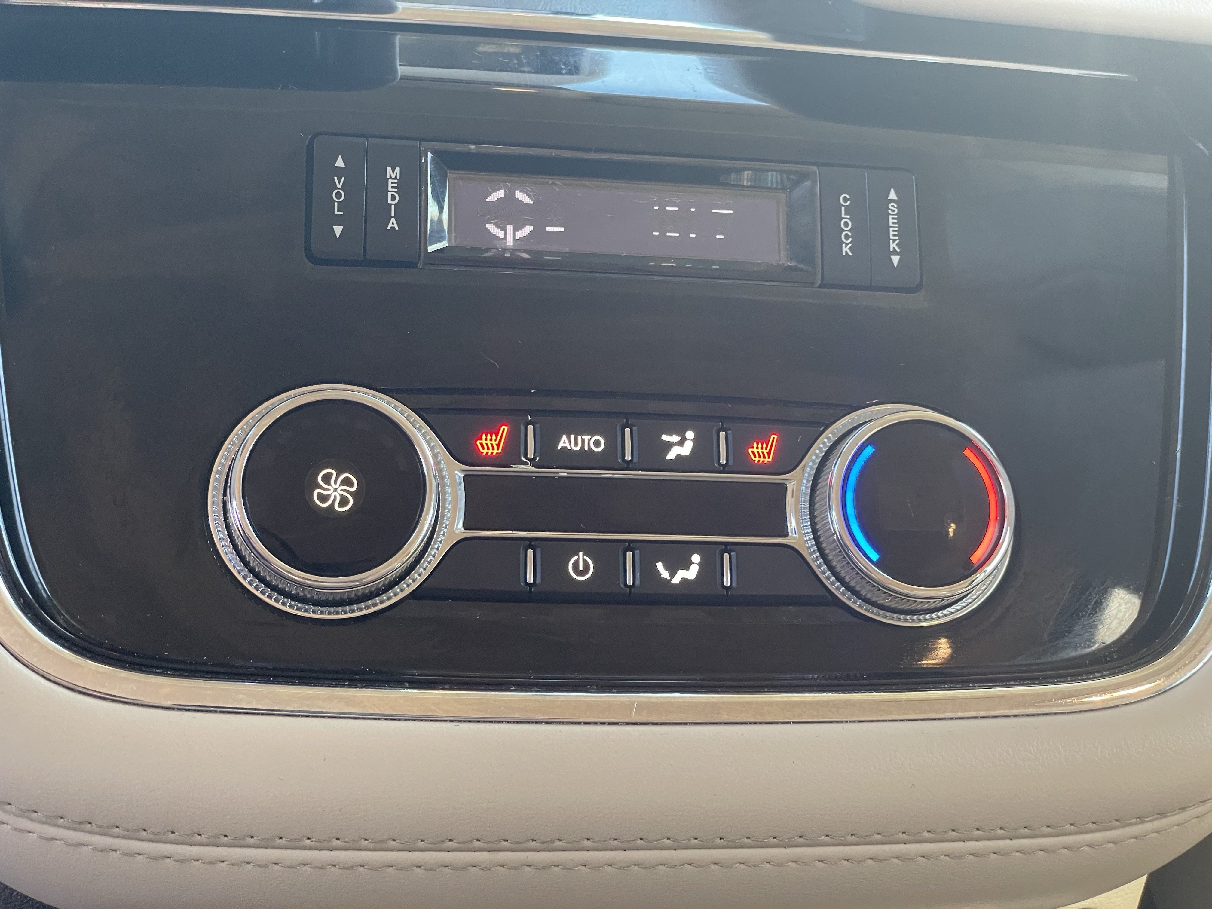 Used 2019 Lincoln Navigator Select AWD/4WD image 31