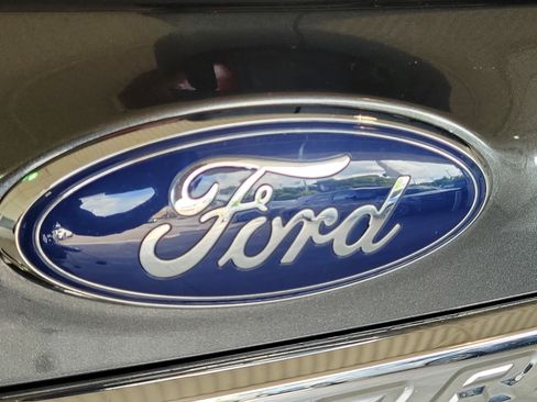 Used 2019 Ford Explorer XLT w/ Equipment Group 202A FWD image 30