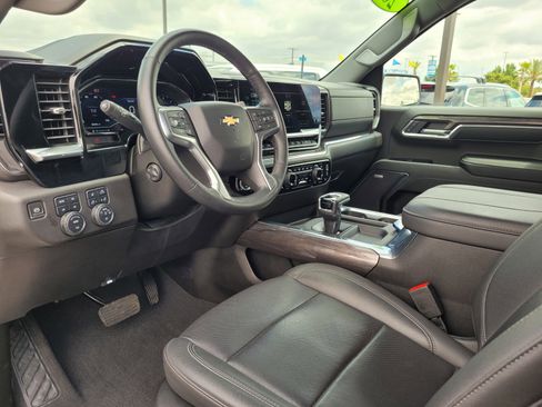 Used 2024 Chevrolet Silverado 1500 LTZ AWD/4WD image 9