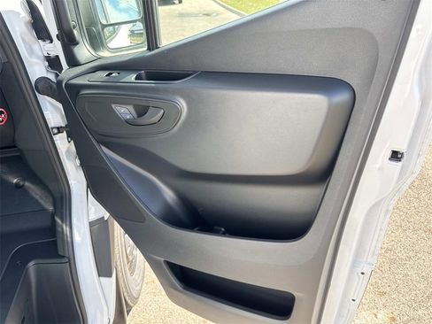 New 2025 Mercedes-Benz Sprinter 2500 image 10