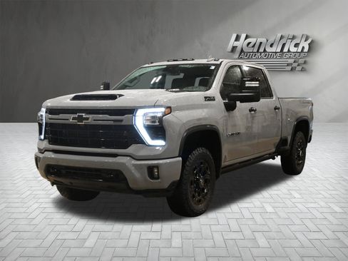 Used 2024 Chevrolet Silverado 2500 LTZ w/ LTZ Plus Package image 6
