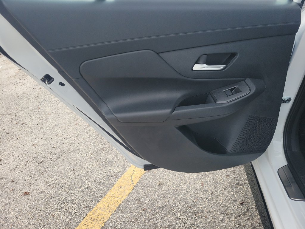 New 2027 Nissan Sentra SR FWD image 17